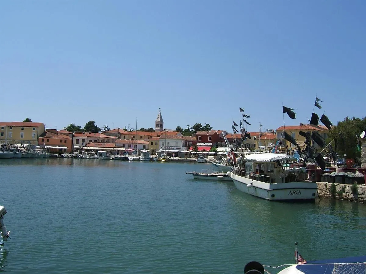 Toni A4 Apartment Novigrad  Croatia